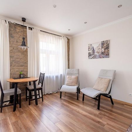 Top-Floor Studio With Courtyard View In Unesco Area, Murnieku Street Residence Рига Экстерьер фото