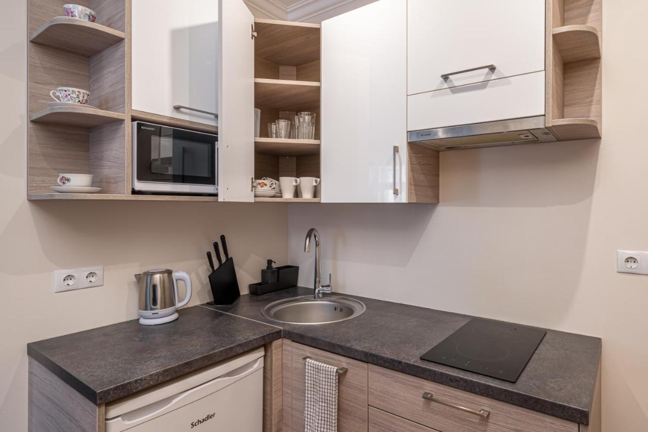 Top-Floor Studio With Courtyard View In Unesco Area, Murnieku Street Residence Рига Экстерьер фото
