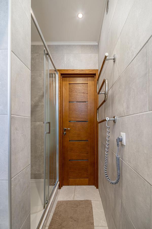 Top-Floor Studio With Courtyard View In Unesco Area, Murnieku Street Residence Рига Экстерьер фото